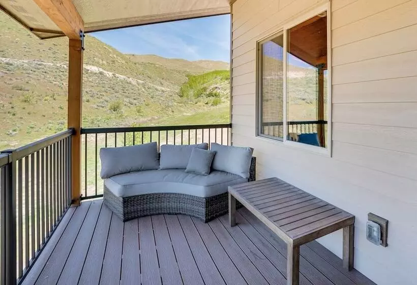 Pateros Home W/ Deck, 7 Mi To Alta Lake Park!