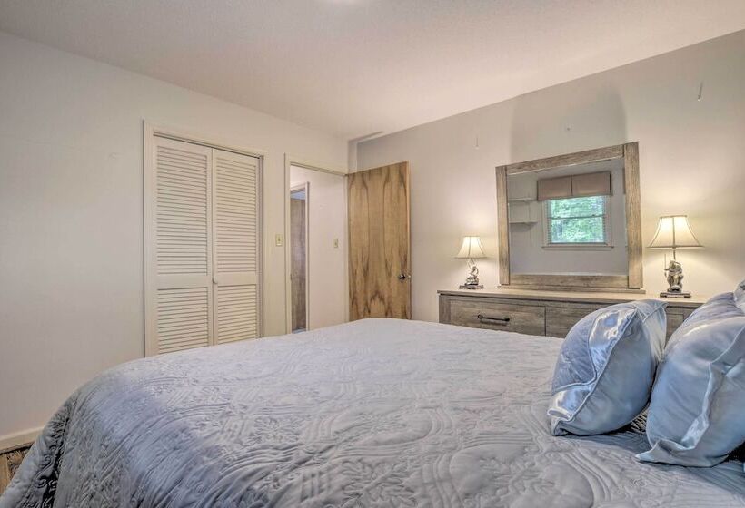 Peaceful Durham Retreat On Pond With Huge Deck!