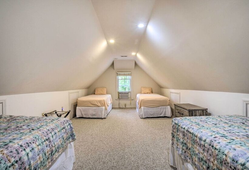 Peaceful Durham Retreat On Pond With Huge Deck!