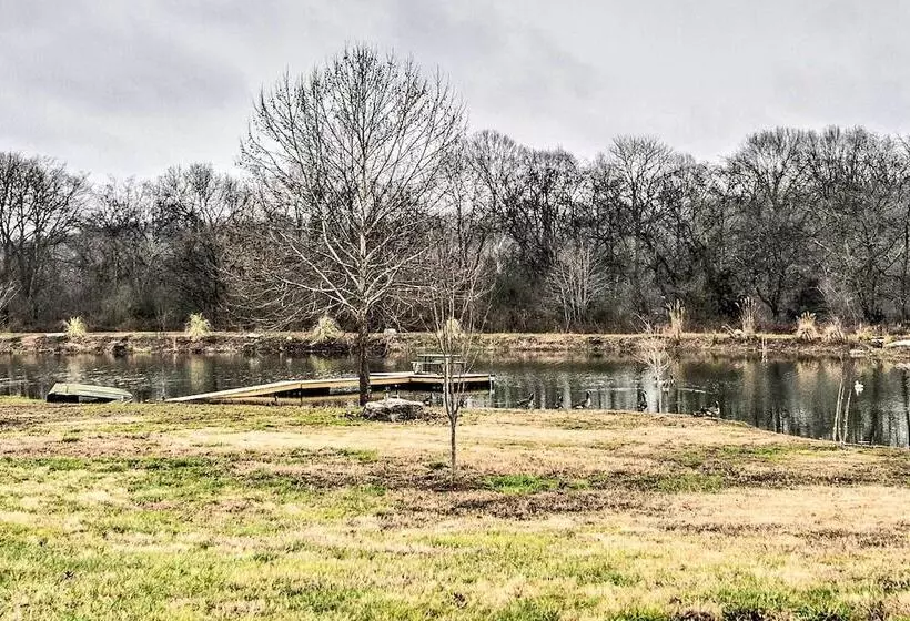 Pet Friendly  Milk Barn Cottage  On 15 Acres!