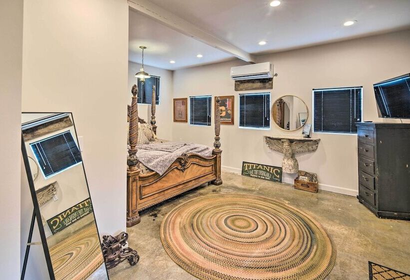 Pet Friendly  Milk Barn Cottage  On 15 Acres!