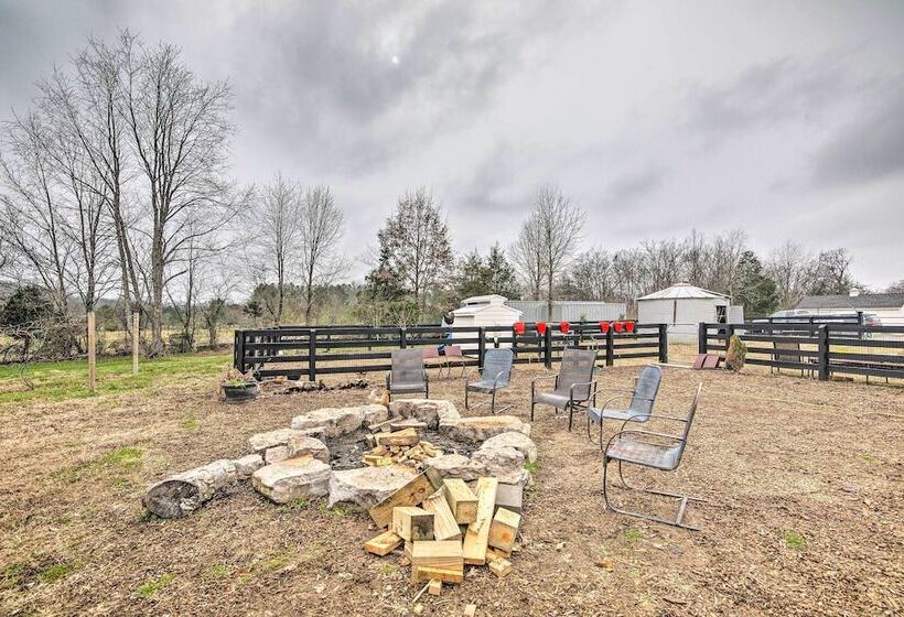 Pet Friendly  Milk Barn Cottage  On 15 Acres!