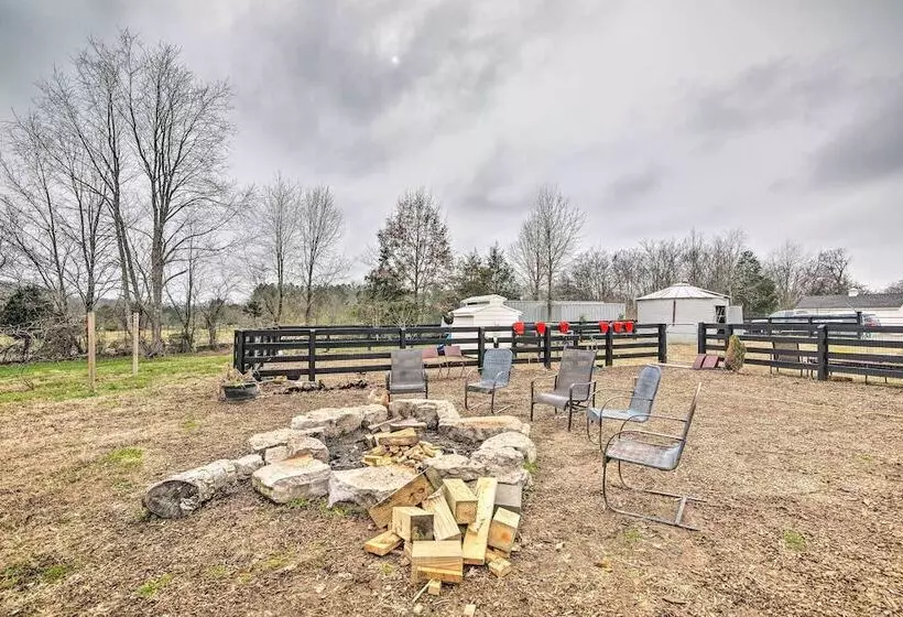 Pet Friendly  Milk Barn Cottage  On 15 Acres!
