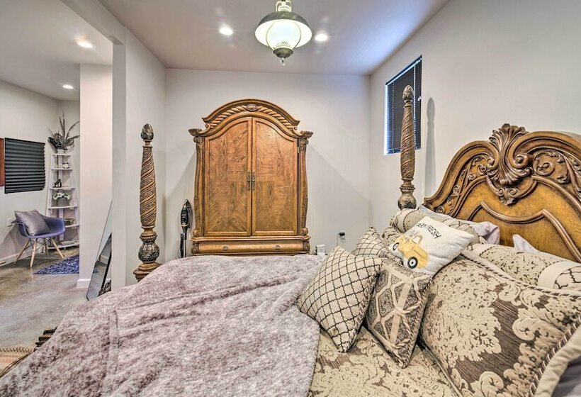 Pet Friendly  Milk Barn Cottage  On 15 Acres!