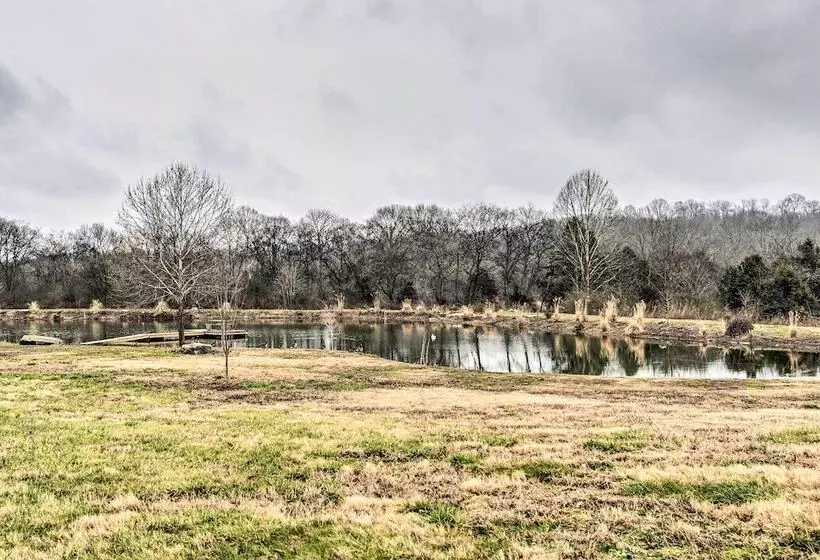 Pet Friendly  Milk Barn Cottage  On 15 Acres!