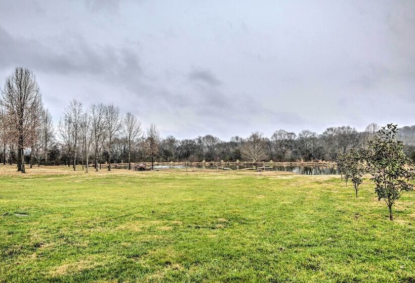 Pet Friendly  Milk Barn Cottage  On 15 Acres!