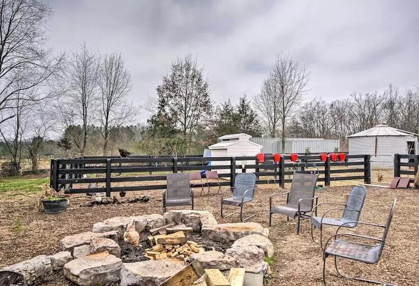 Pet Friendly  Milk Barn Cottage  On 15 Acres!