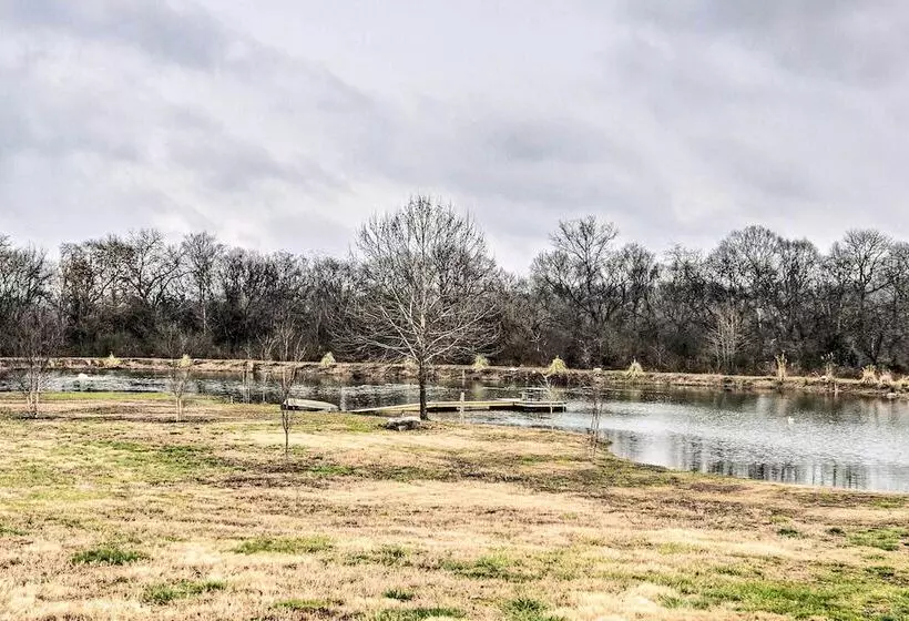Pet Friendly  Milk Barn Cottage  On 15 Acres!