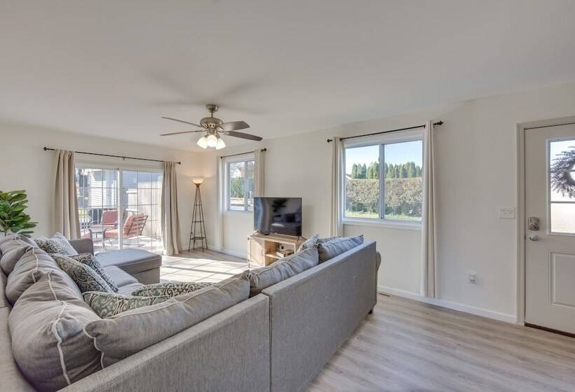 Pet Friendly Pennsylvania Retreat W/ Fire Pit!