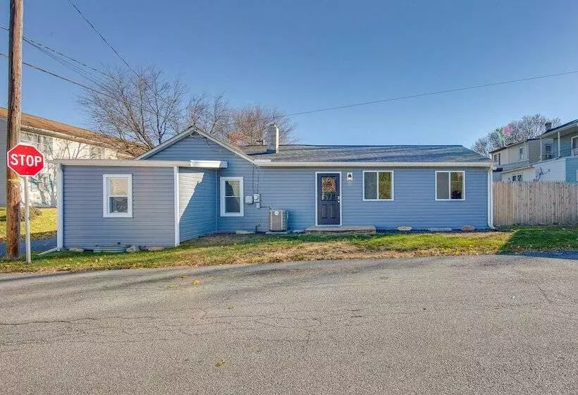 Pet Friendly Pennsylvania Retreat W/ Fire Pit!