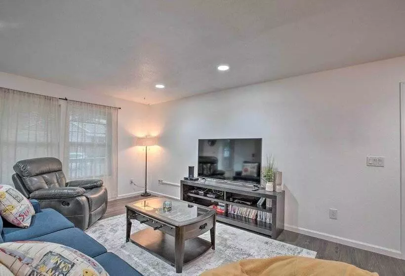 Pet Friendly Pnw Home, 1 Mi To Rockaway Beach