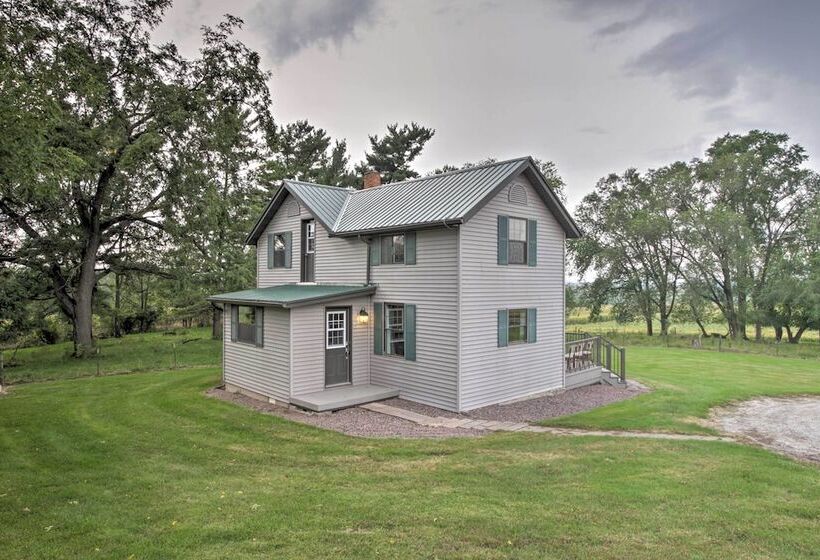 Pet Friendly Spring Grove Home W/serene Yard!