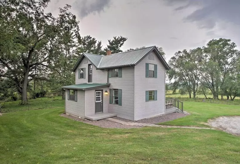 Pet Friendly Spring Grove Home W/serene Yard!