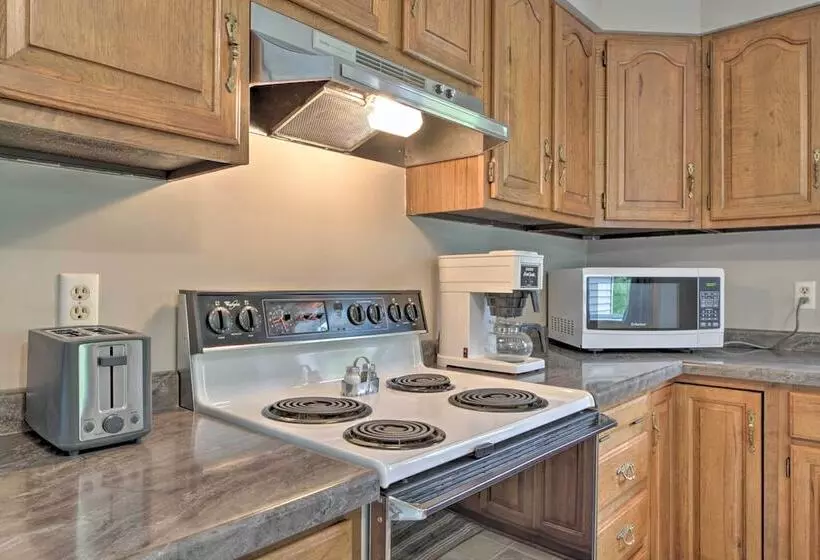 Pet Friendly Spring Grove Home W/serene Yard!