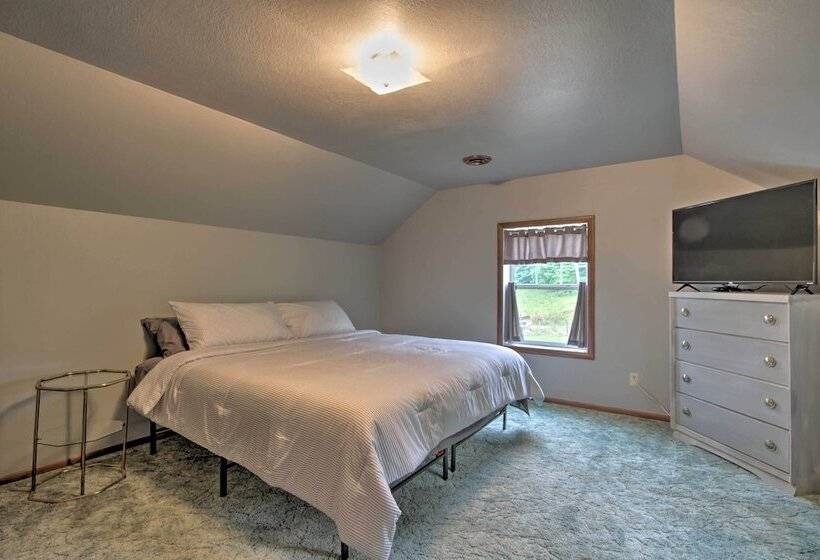 Pet Friendly Spring Grove Home W/serene Yard!