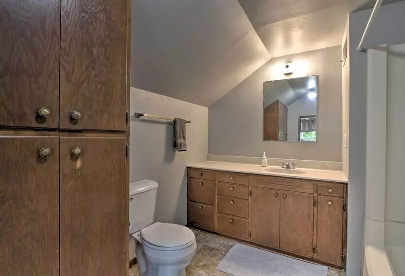 Pet Friendly Spring Grove Home W/serene Yard!