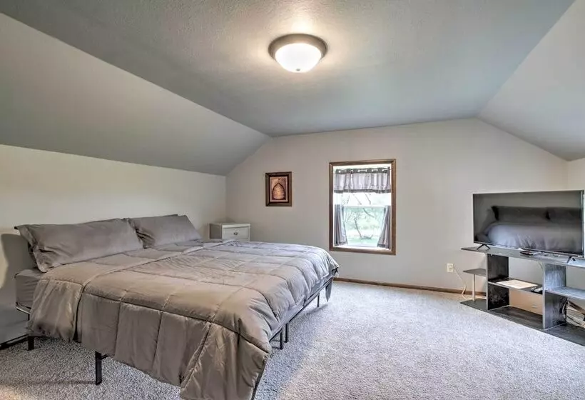 Pet Friendly Spring Grove Home W/serene Yard!