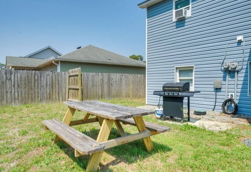 Picturesque Duplex Unit, 1/2 Mi To The Beach!