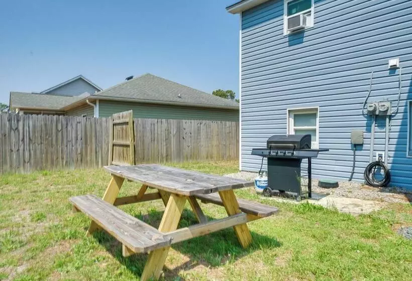 Picturesque Duplex Unit, 1/2 Mi To The Beach!