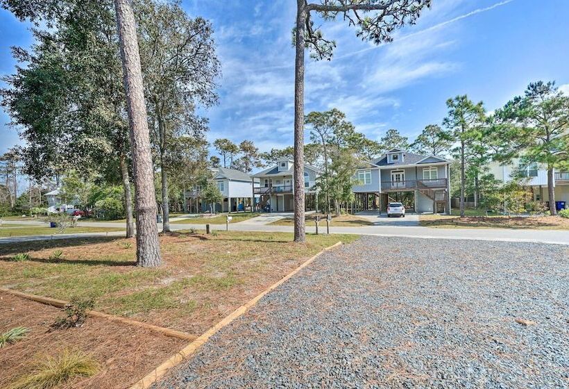 Picturesque Duplex Unit, 1/2 Mi To The Beach!