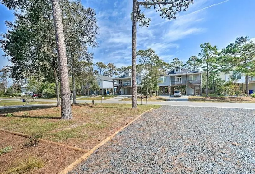 Picturesque Duplex Unit, 1/2 Mi To The Beach!