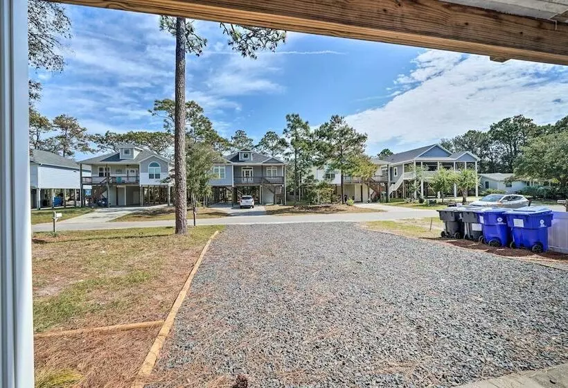 Picturesque Duplex Unit, 1/2 Mi To The Beach!