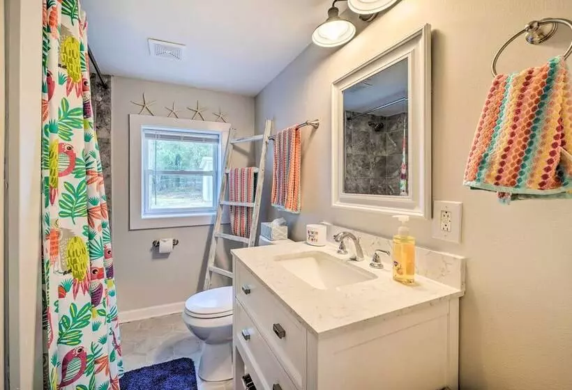 Picturesque Duplex Unit, 1/2 Mi To The Beach!