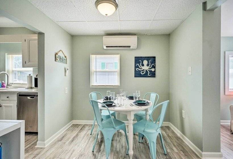 Picturesque Duplex Unit, 1/2 Mi To The Beach!