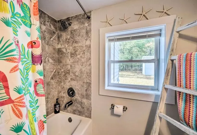 Picturesque Duplex Unit, 1/2 Mi To The Beach!