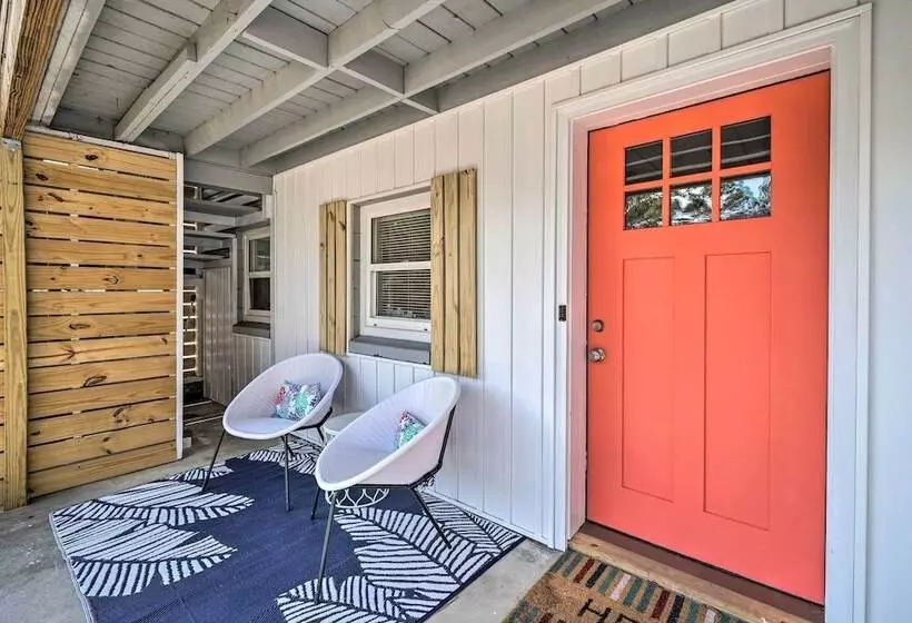 Picturesque Duplex Unit, 1/2 Mi To The Beach!