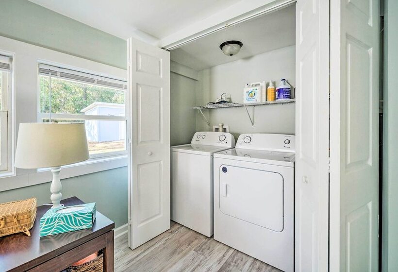 Picturesque Duplex Unit, 1/2 Mi To The Beach!