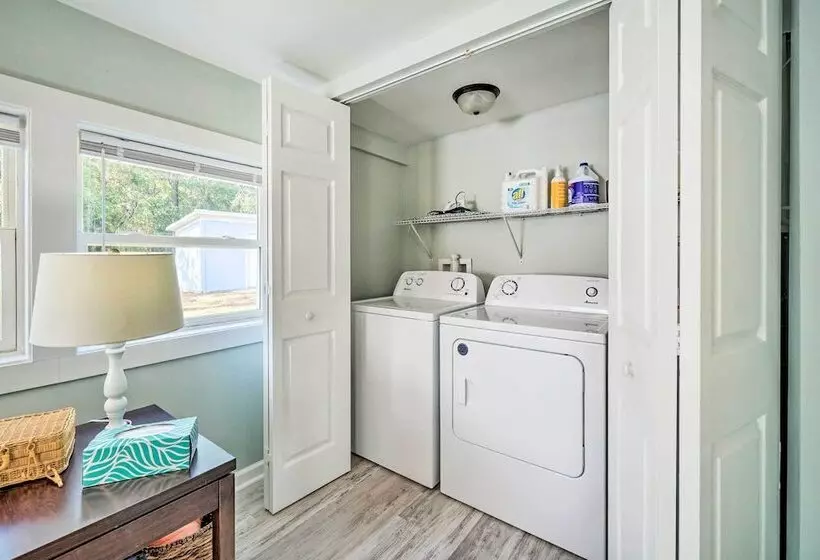 Picturesque Duplex Unit, 1/2 Mi To The Beach!