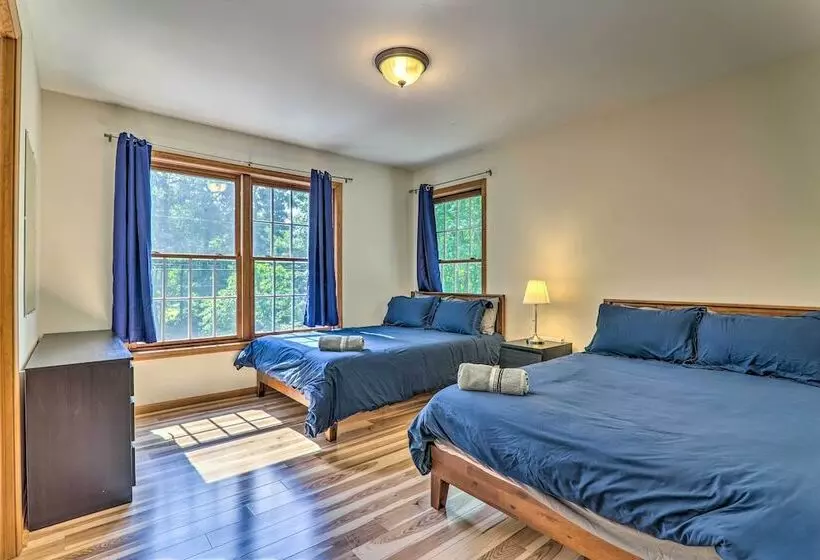 Poconos Retreat W/ Game Room, Hot Tub, & Sauna!