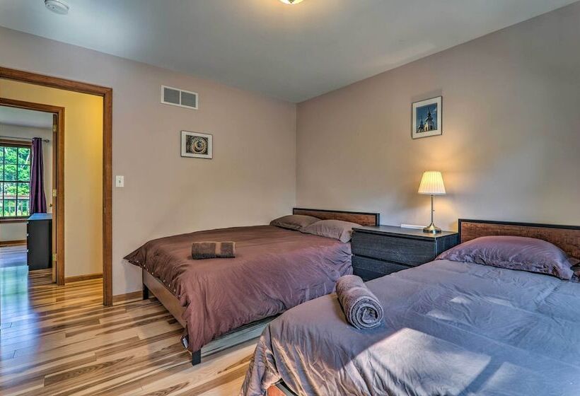 Poconos Retreat W/ Game Room, Hot Tub, & Sauna!