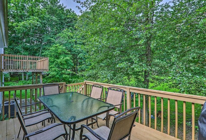 Poconos Retreat W/ Game Room, Hot Tub, & Sauna!