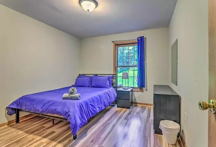 Poconos Retreat W/ Game Room, Hot Tub, & Sauna!