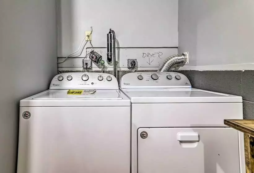 Poconos Retreat W/ Game Room, Hot Tub, & Sauna!