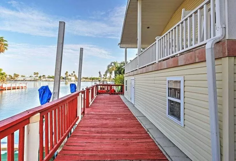 Port Isabel Cottage < 5 Mi To South Padre Island!