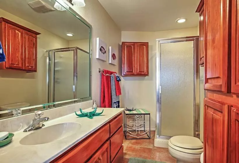 Port Isabel Cottage < 5 Mi To South Padre Island!