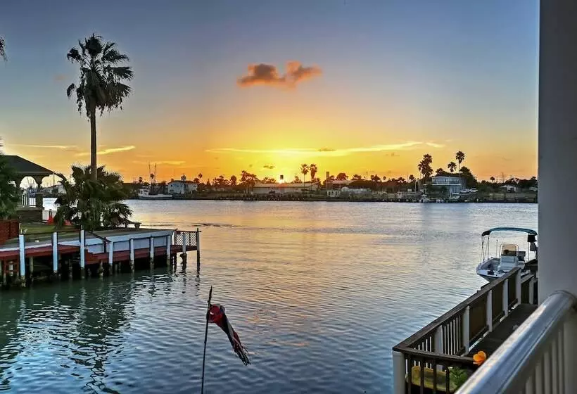 Port Isabel Cottage < 5 Mi To South Padre Island!