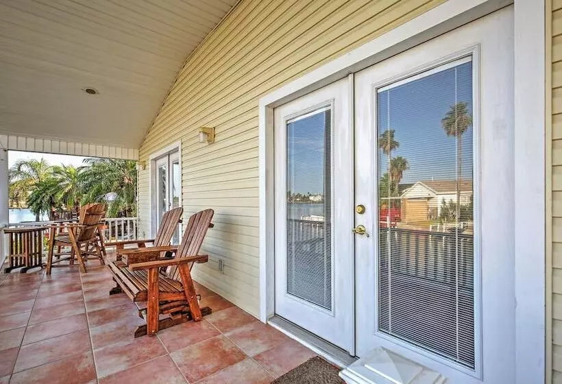 Port Isabel Cottage < 5 Mi To South Padre Island!