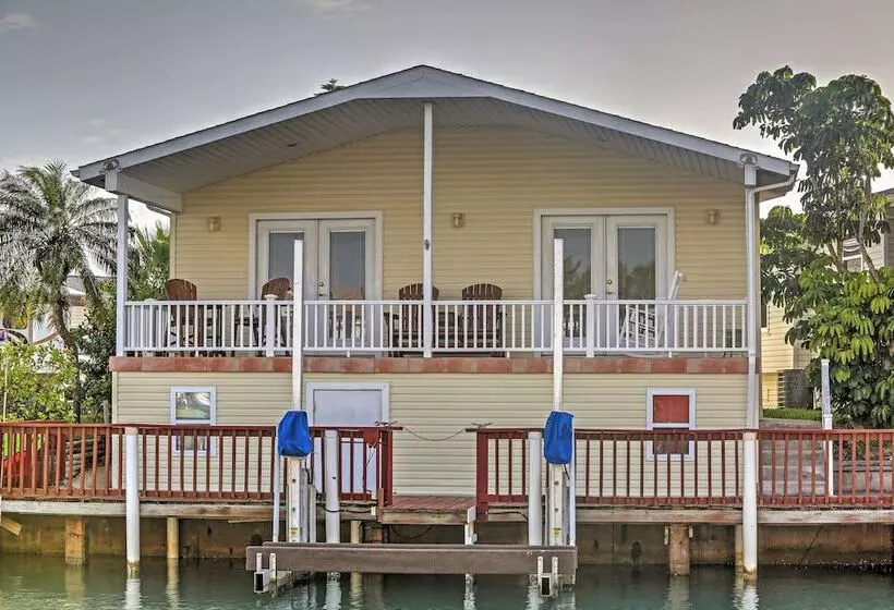 Port Isabel Cottage < 5 Mi To South Padre Island!