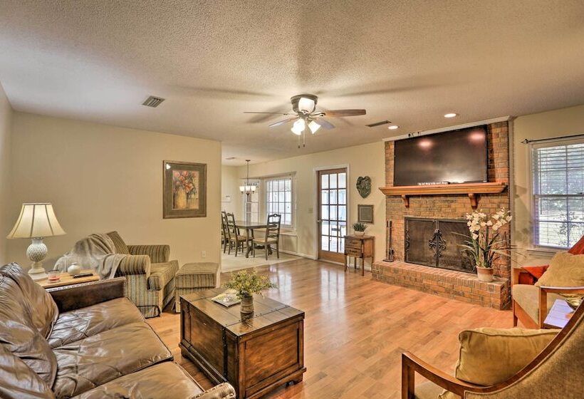 Quiet Dothan House With Fenced Yard + Fire Pit!