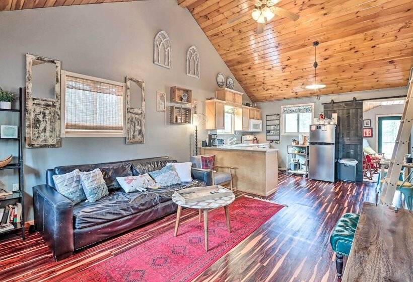 Pocono Home W/ Fire Pit: 1 Mi To State Forest!