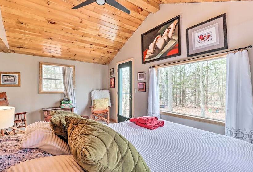 Pocono Home W/ Fire Pit: 1 Mi To State Forest!