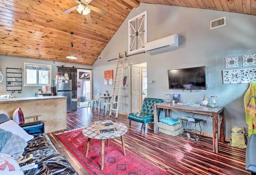 Pocono Home W/ Fire Pit: 1 Mi To State Forest!