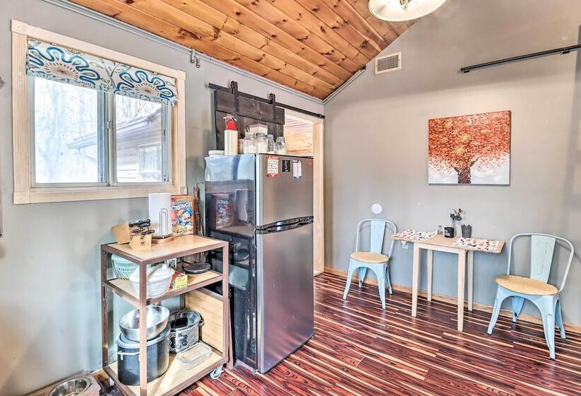 Pocono Home W/ Fire Pit: 1 Mi To State Forest!