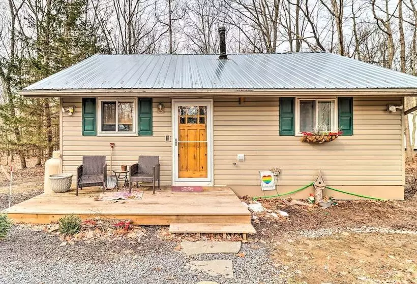 Pocono Home W/ Fire Pit: 1 Mi To State Forest!