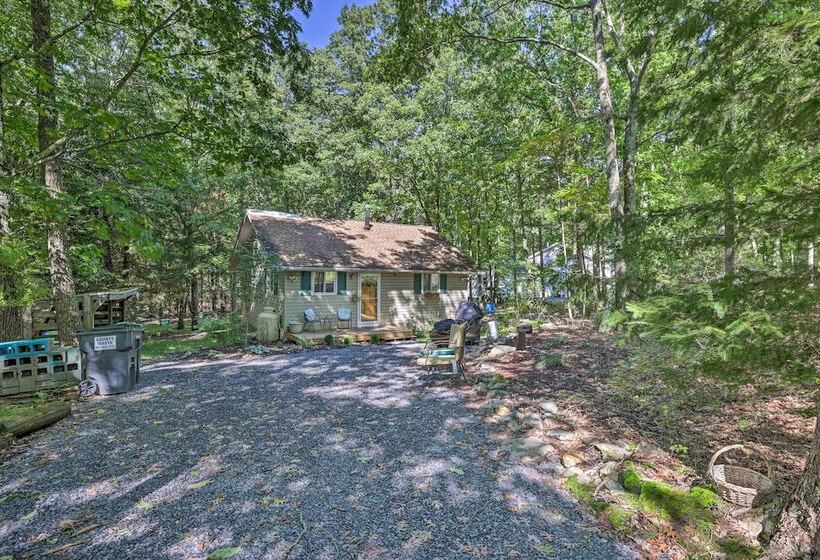 Pocono Home W/ Fire Pit: 1 Mi To State Forest!