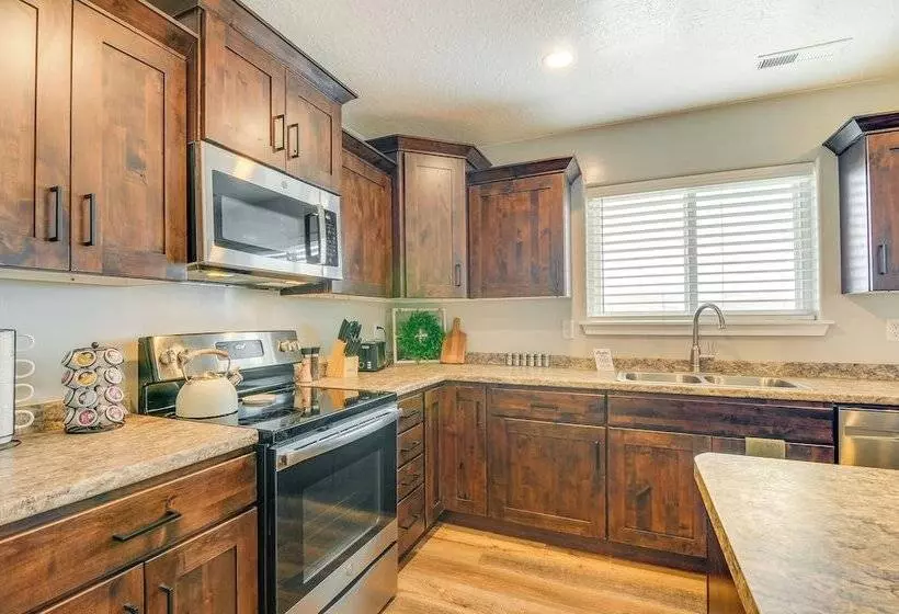 Ranch Escape W/ Patio ~ 21 Mi To Bryce Canyon